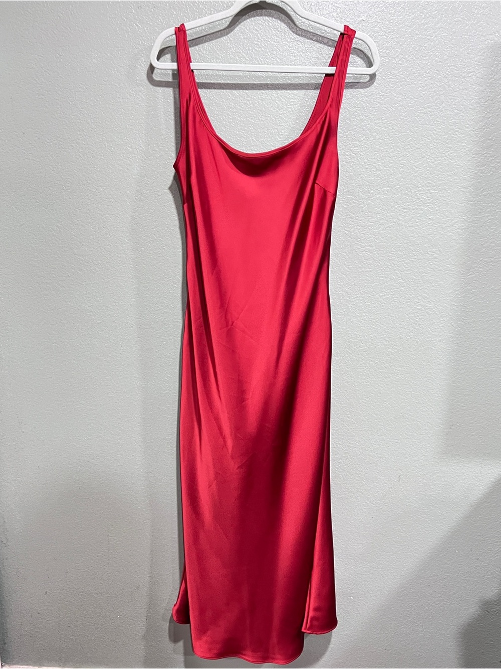 Mod Ref SAYLOR SATIN MIDI DRESS